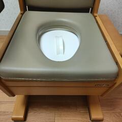 家具調トイレ さわやかチェアPT(肘掛はねあげタイプ)中古美品の画像