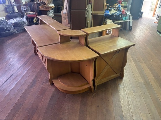 カウンターテーブル
（カリモク製）