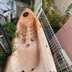 オープンデッキのカヌーの画像