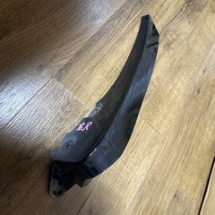 トヨタ ZRR70ヴォクシー 、リア右フェンダーモールパネル 202の画像