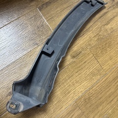 トヨタ ZRR70ヴォクシー 、リア右フェンダーモールパネル 202の画像