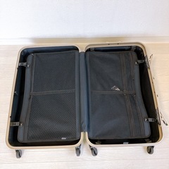 難あり　イオン トップバリュ キャリーケース Lサイズ TSAロック フレームタイプ 緑の画像