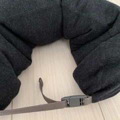 無印良品　ネックピロー　美品　グレー　シンプルの画像