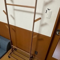 洋服ハンガーラックの画像