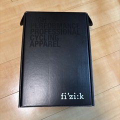 fi'zi:k フィジーク　リンク　R1 SNAKE サイズ　XLの画像