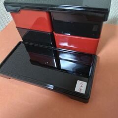 ①有田焼　呉竹窯　カップ＆ソーサー2客②山中塗うさぎ柄　2色　重箱　弁当箱の画像