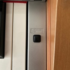 ヤマハ電子ピアノ3ペダル椅子付きの画像