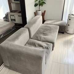 ベロア調ソファの画像