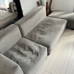 ベロア調ソファの画像