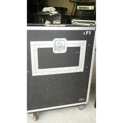 【配送不可】YAMAHA／TF1 デジタルミキサー（ハードケース付き）の画像