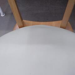 チェア(座面回転・一部日焼けあり)　85278の画像