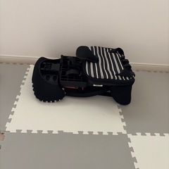 日本育児 トラベルベストECプラス ブラックボーダー チャイルドシートの画像