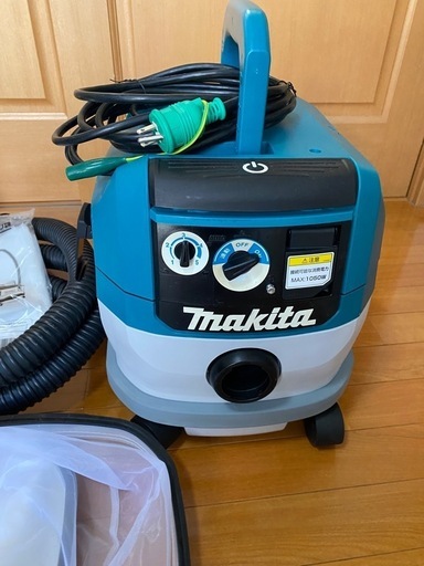 美品‼　マキタ集じん機VC0820（乾湿両用 8L）業務用