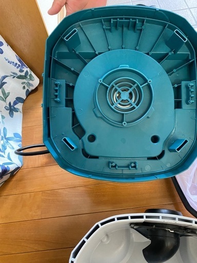 美品‼　マキタ集じん機VC0820（乾湿両用 8L）業務用