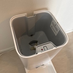 犬猫　自動餌やり機の画像