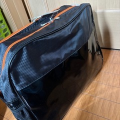 アシックスエナメルショルダーバッグ新品の画像