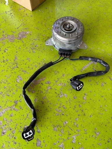 日産ノートラジエーターファンモーター