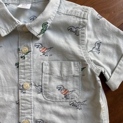 GAP baby 薄ブルーシャツ 恐竜柄　約80cmの画像