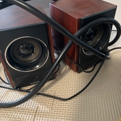 キーボードとスピーカージャンク品の画像