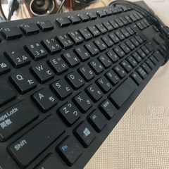 キーボードとスピーカージャンク品の画像