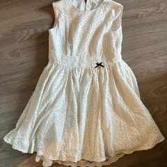 新品　真っ白レースワンピ　最高にかわいいです　CHOPIN　130ｃｍの画像