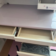  子供用机の画像