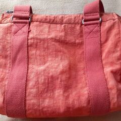 👜 キプリング(Kipling) バック キーホルダー付 ブランドの画像