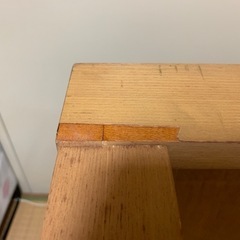 木製のテーブルの画像