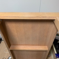 木製のテーブルの画像