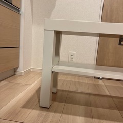 白い棚の画像