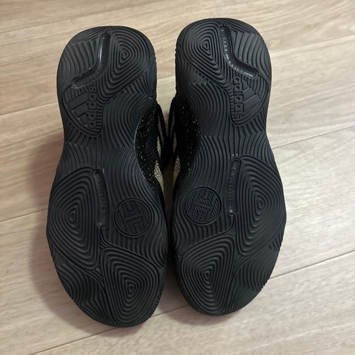 adidasバスケットシューズ
　27cm