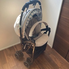 コンビ　ベビーカー　メチャカルハンディ　オート4キャス
の画像