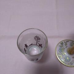 アンティーク風飾りグラス2個の画像
