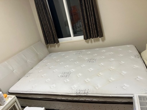 サータ　クイーン　マットレス　跳ね上げ収納フレーム付き