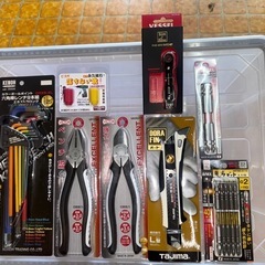  差し上げます！全部新品‼️充電式ドライバーその他色々！
の画像