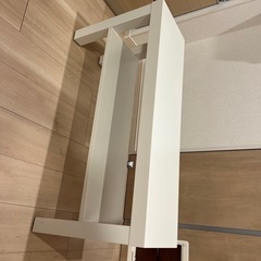白い棚の画像