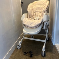 【♡美品♡】コンビ　電動ハイロー　ルシエスAT⭐︎ エコアクト ルシエス オートスウィング コンビ(ハイローチェア