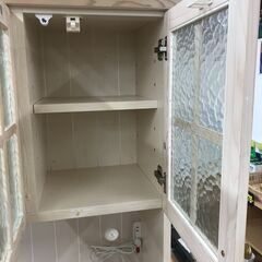 【ジャングルジャングル金沢店】  食器棚(3枚扉) 木目調 ﾎﾜｲﾄ W105×D44×H180cm ※クリーニング済み												の画像