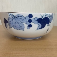 【美品】箱付き高級有田焼　深川製磁　染付　有田濃ぶどう　六角菓子鉢　の画像