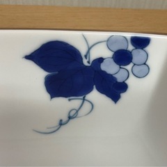 【美品】箱付き高級有田焼　深川製磁　染付　有田濃ぶどう　六角菓子鉢　の画像