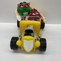 ｍ＆ｍsイエロークラシックカーディスペンサーの画像