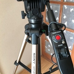 ソニー　　ビデオカメラ三脚の画像