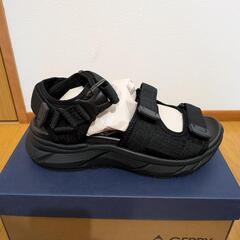 【新品未使用】GERRY 3ホールドサンダル、おまけGUメッシュスリッポンの画像