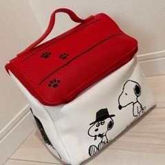 SNOOPYのハウス型収納ポーチの画像