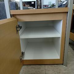 【ジモティー割引で最大15％OFF⭐️】 
ガラス板付き収納ラックの画像