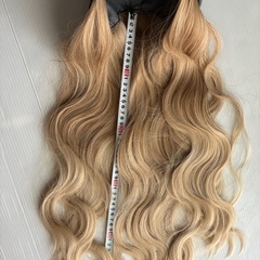 帽子付き　巻き髪ロングウィッグの画像