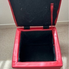 収納付き椅子の画像