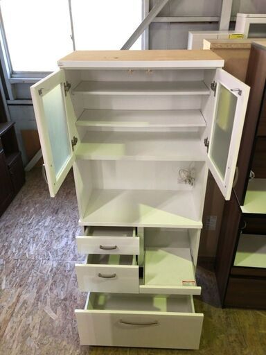 ジャングル×2 和泉大型良品館 キッチンボード 食器棚