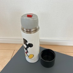 お話し中　
ミッキーマウス　水筒の画像