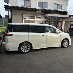 日産エルグランド　ハイウェイスター　4WDの画像